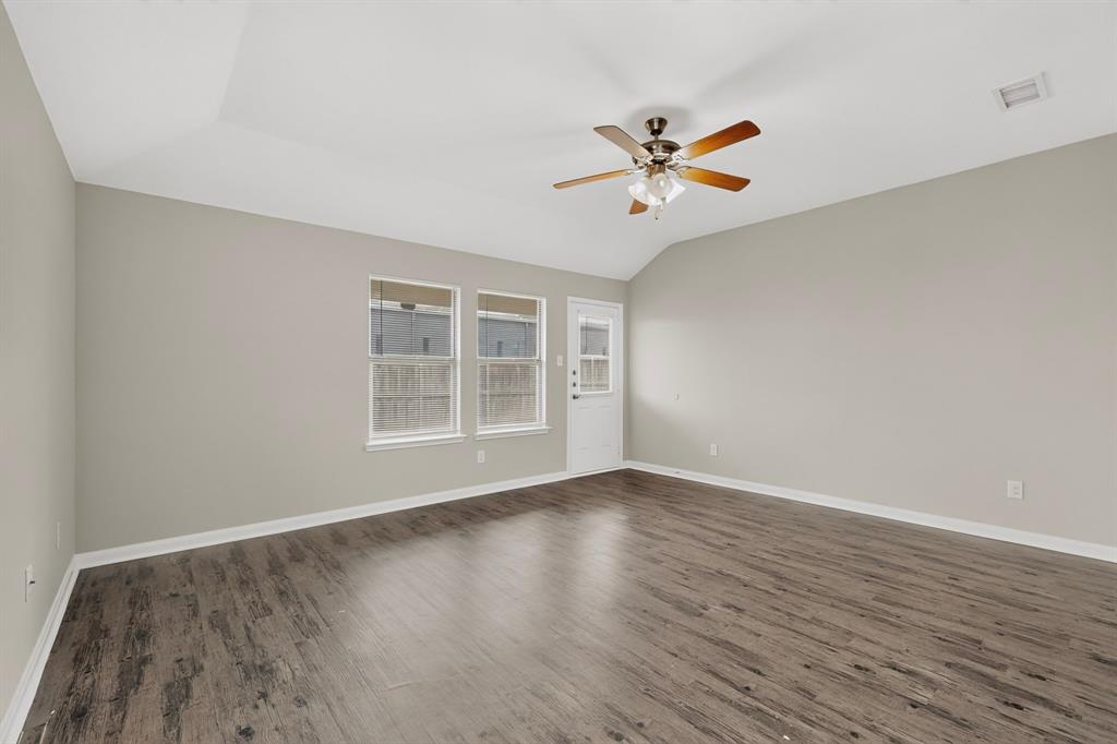 2939 Saint Bernard Drive Property Photo 6