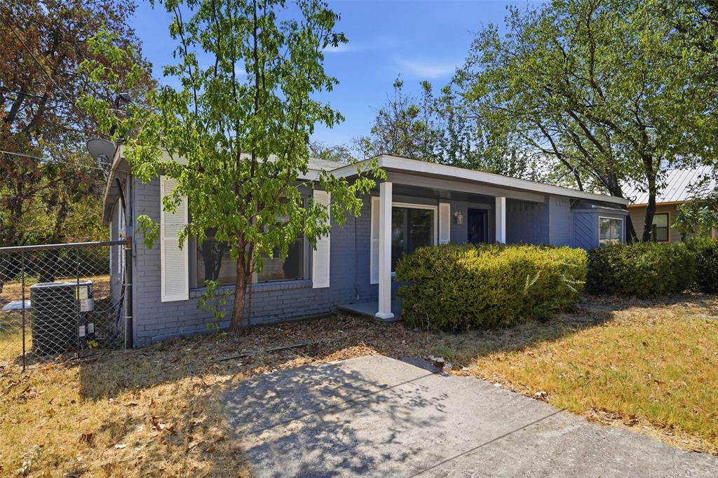305 Miller Street Property Photo 4