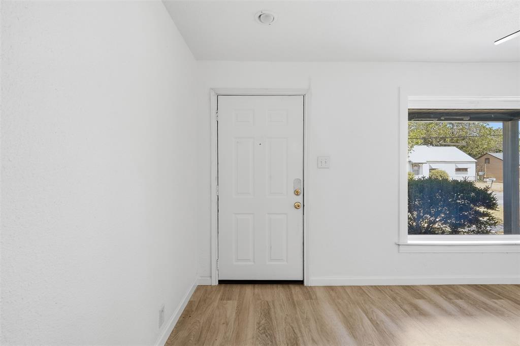 305 Miller Street Property Photo 7
