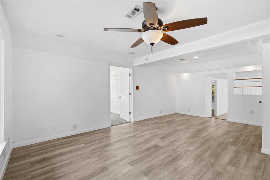 305 Miller Street Property Photo 8