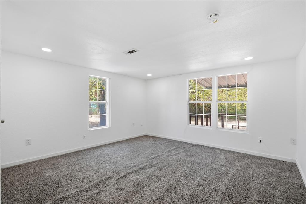 305 Miller Street Property Photo 20