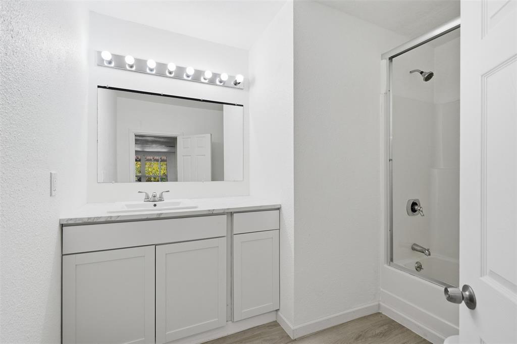 305 Miller Street Property Photo 22