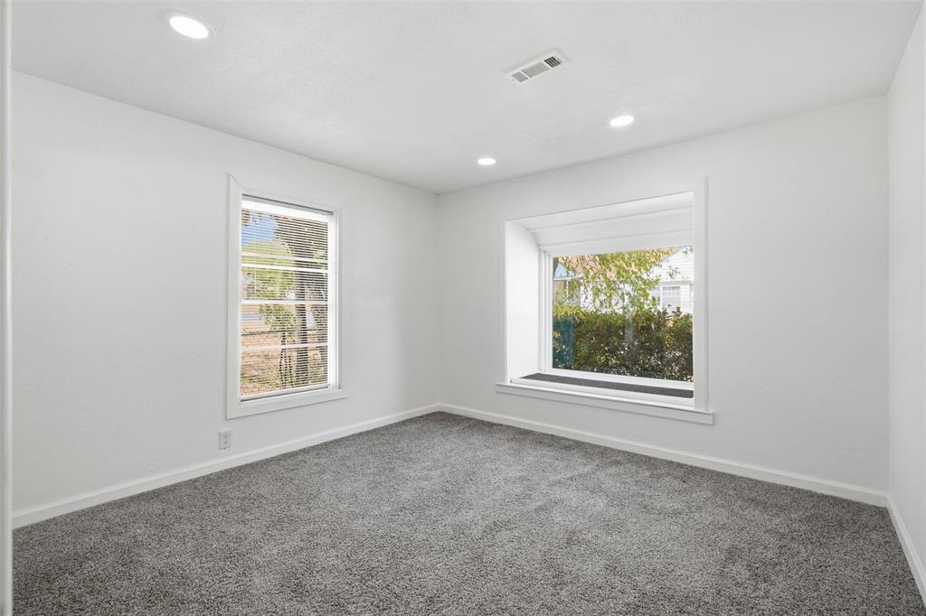 305 Miller Street Property Photo 25
