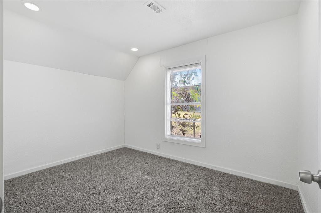 305 Miller Street Property Photo 26
