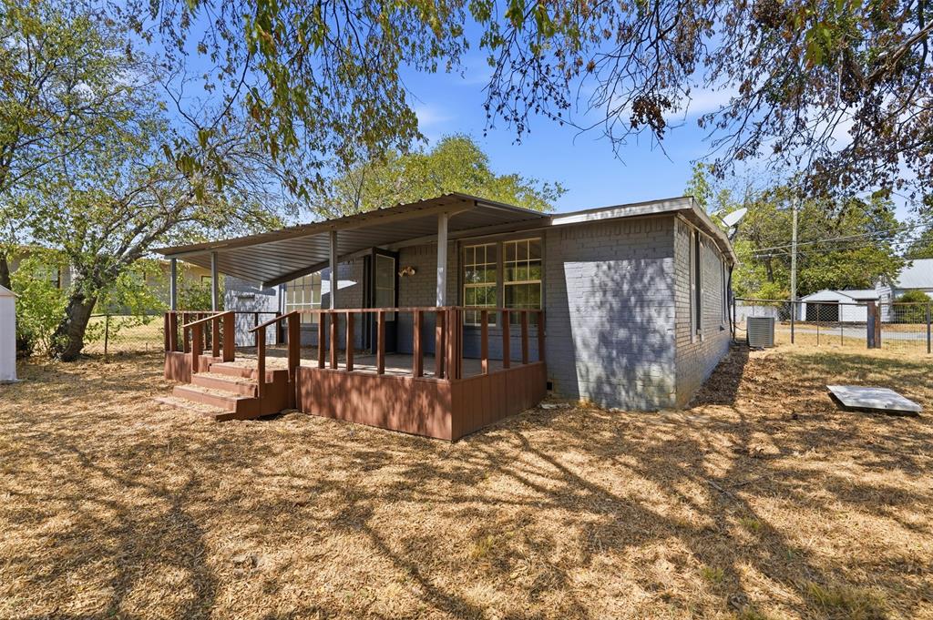 305 Miller Street Property Photo 31