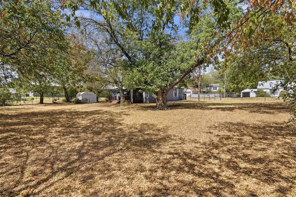 305 Miller Street Property Photo 32