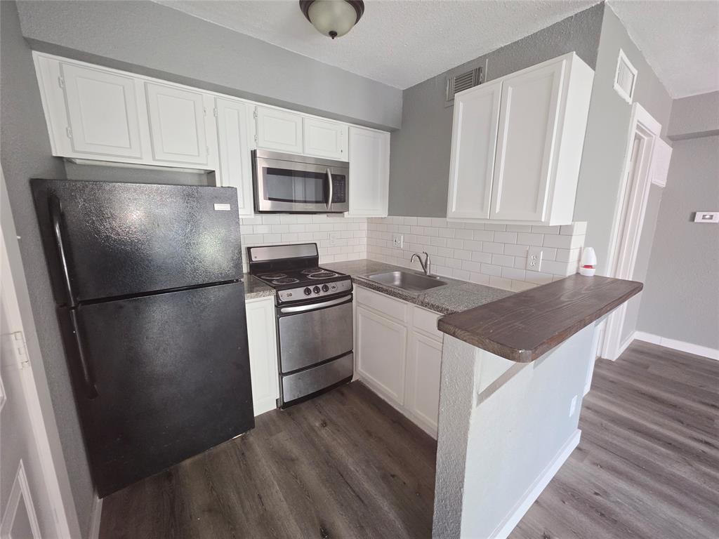 9801 Walnut Street 307 Property Photo 1