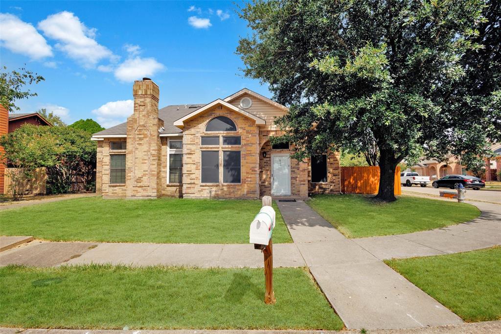 805 Brockden Drive Property Photo 1