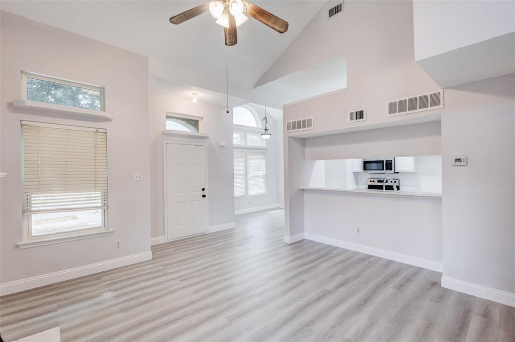 805 Brockden Drive Property Photo 2