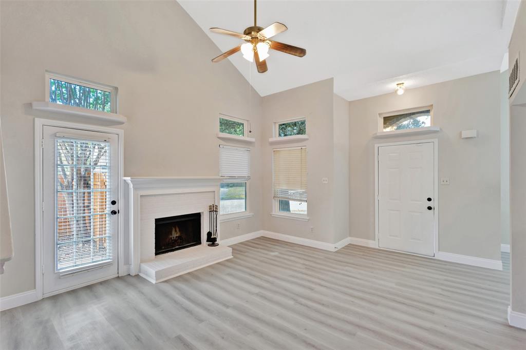 805 Brockden Drive Property Photo 3