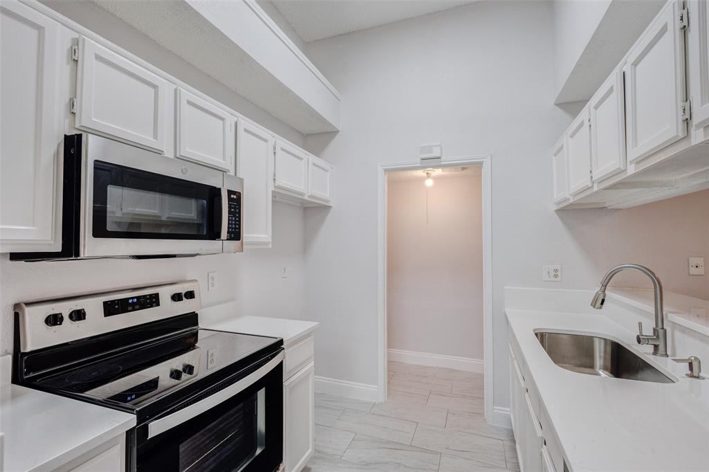 805 Brockden Drive Property Photo 10