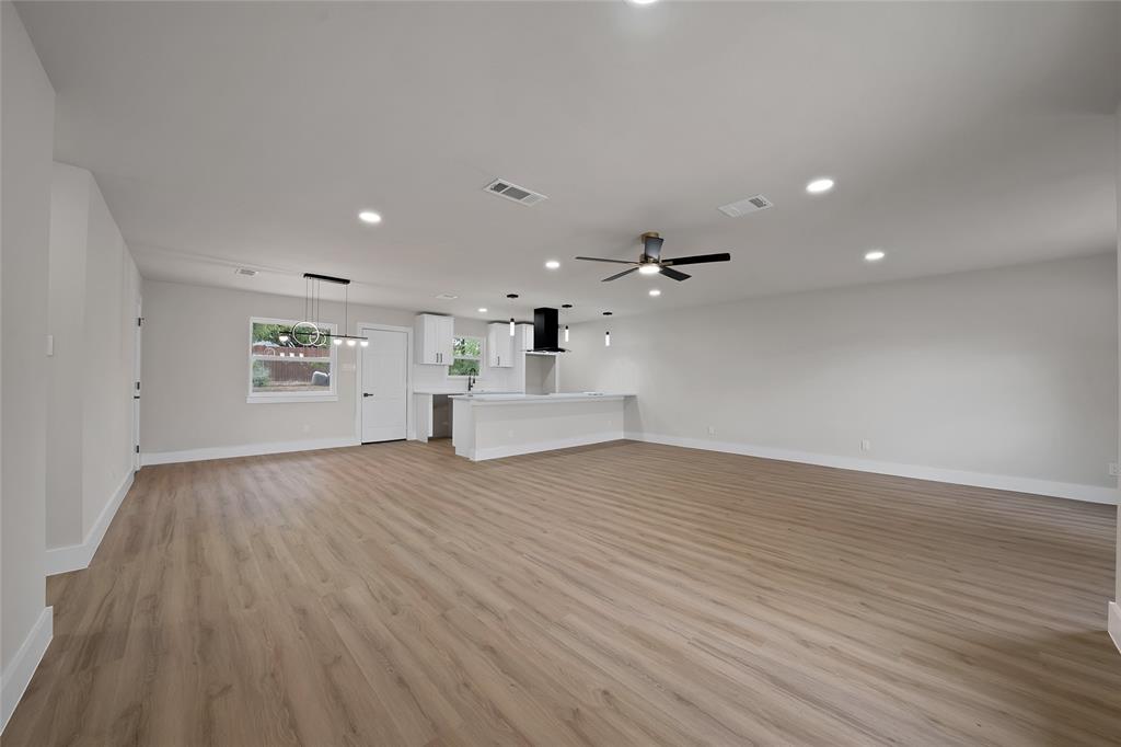 6224 Highland Hills Drive Property Photo 5