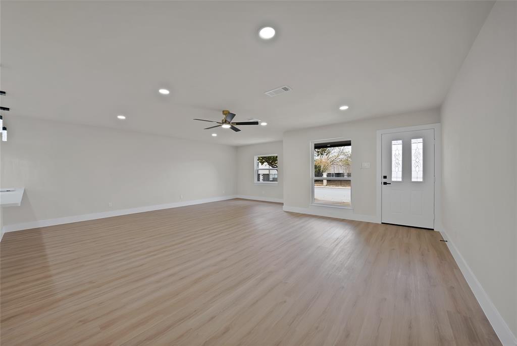 6224 Highland Hills Drive Property Photo 6