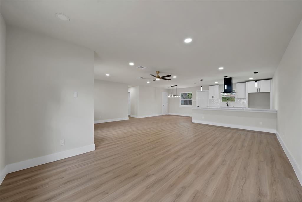 6224 Highland Hills Drive Property Photo 9