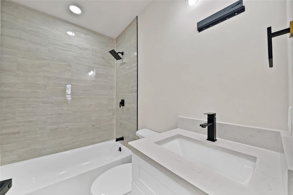 6224 Highland Hills Drive Property Photo 19