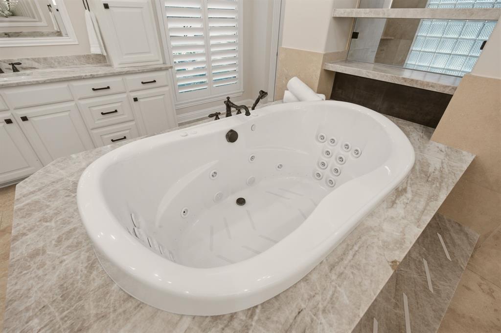 1120 Twin Oaks Drive Property Photo 25