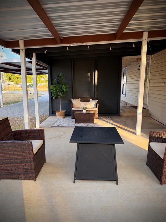 106 S Park Avenue Property Photo 3