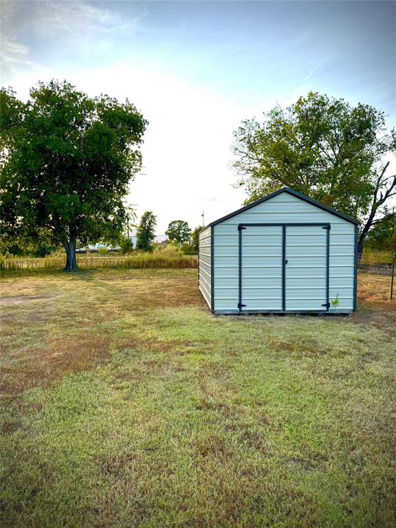 106 S Park Avenue Property Photo 11