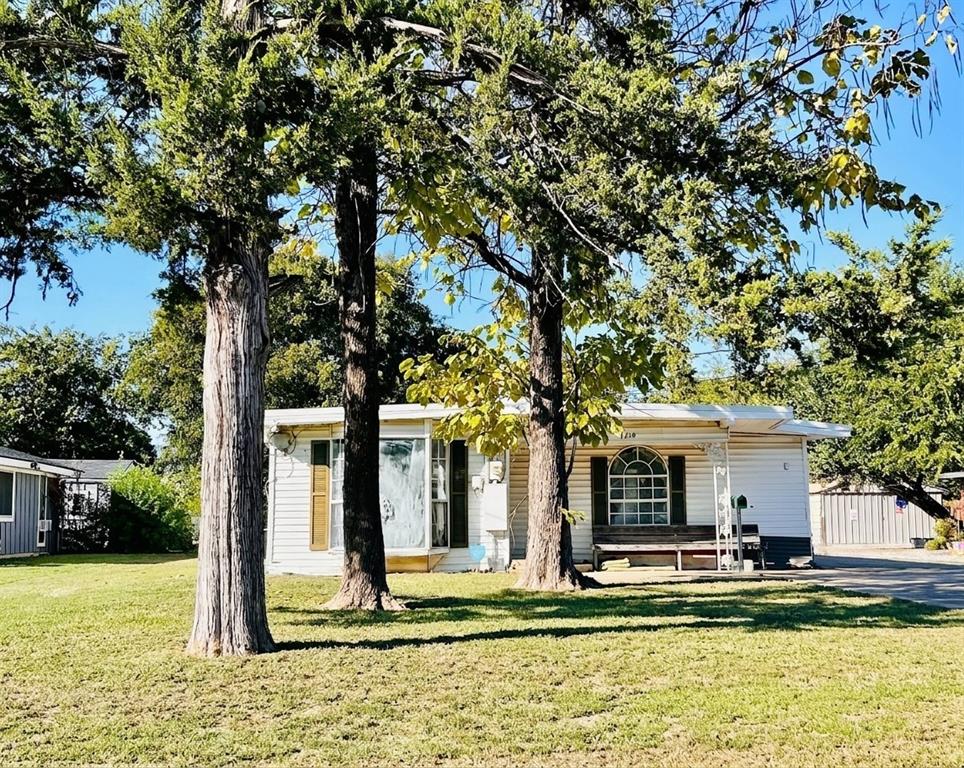 1819 E May Street Property Photo 1