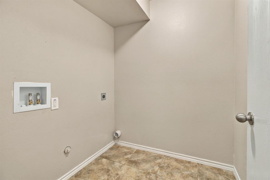 3056 Saint Nicholas Drive Property Photo 5