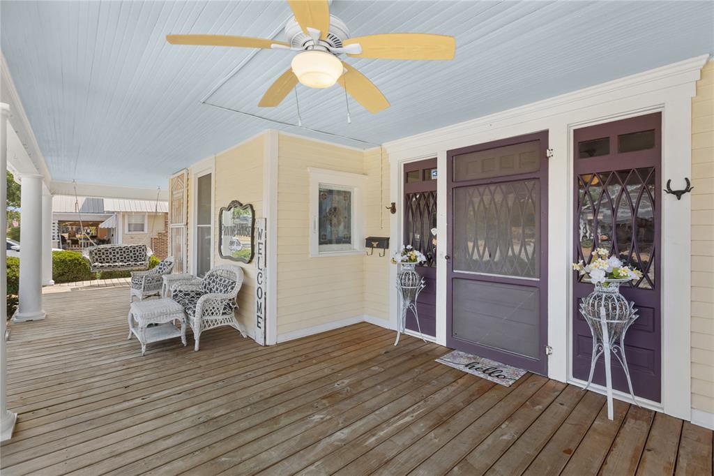 905 8th Street Property Photo 2