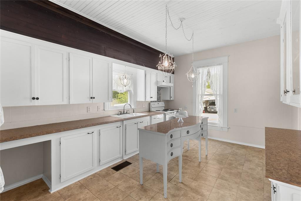 905 8th Street Property Photo 15