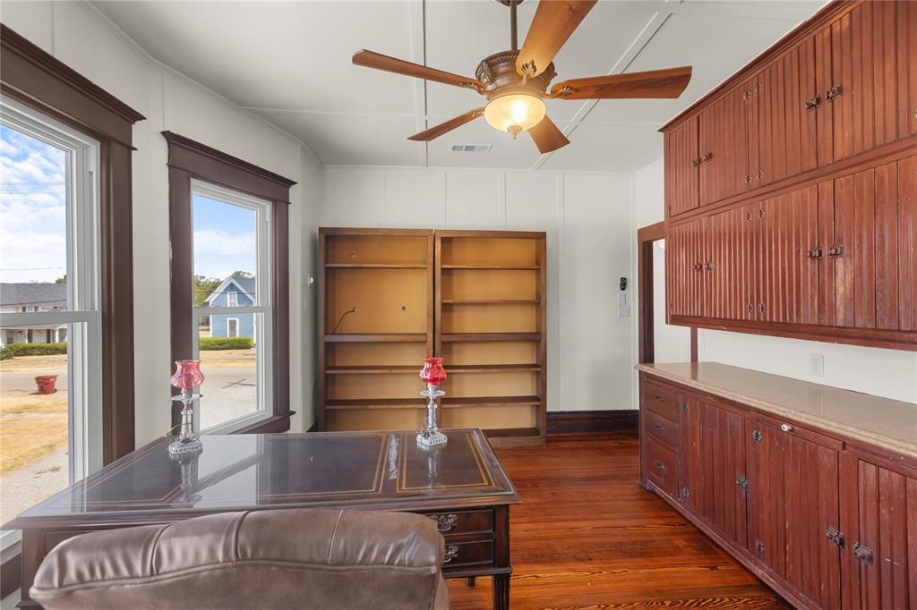 905 8th Street Property Photo 20