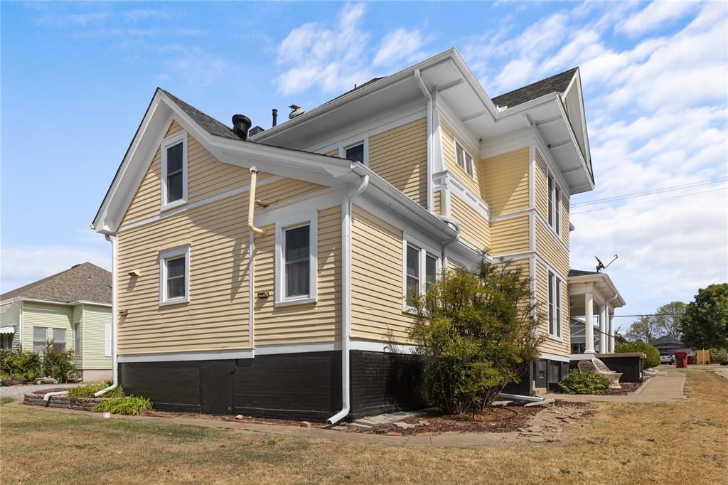 905 8th Street Property Photo 30