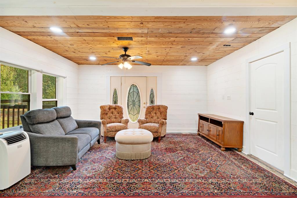 2727 Fm 3298 Property Photo 3