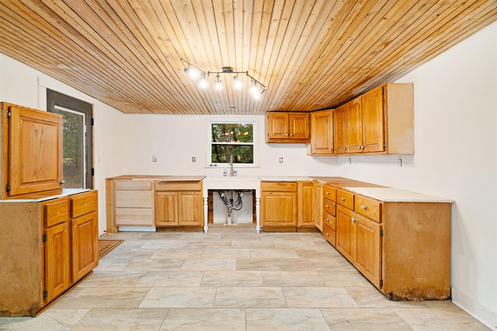 2727 Fm 3298 Property Photo 8