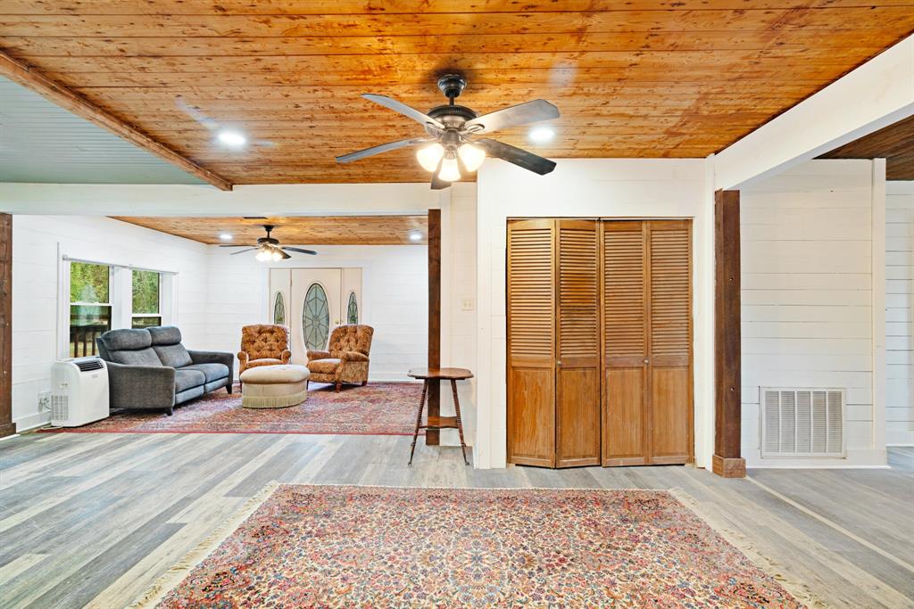 2727 Fm 3298 Property Photo 9