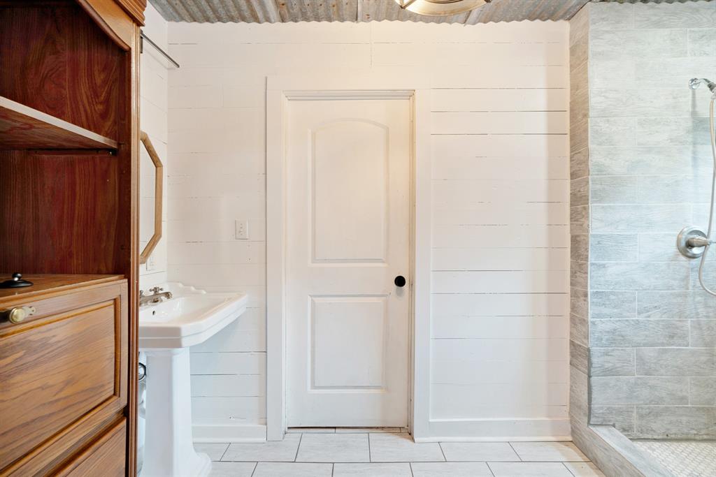2727 Fm 3298 Property Photo 13