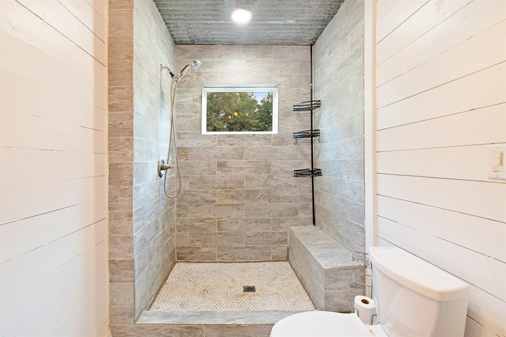 2727 Fm 3298 Property Photo 14
