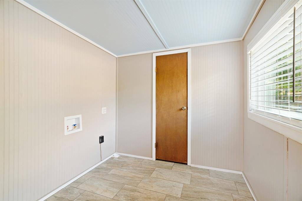 2727 Fm 3298 Property Photo 15