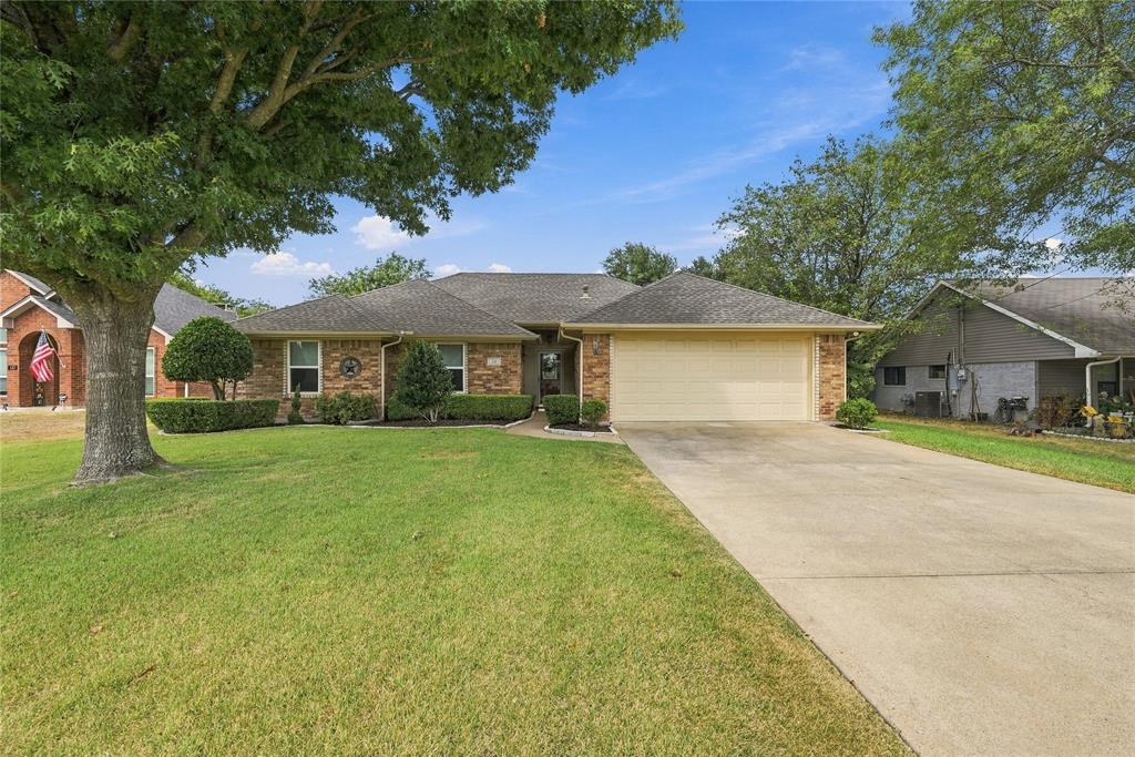 120 Country Drive Property Photo 1