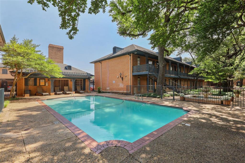 6011 E University Boulevard 246 Property Photo 9