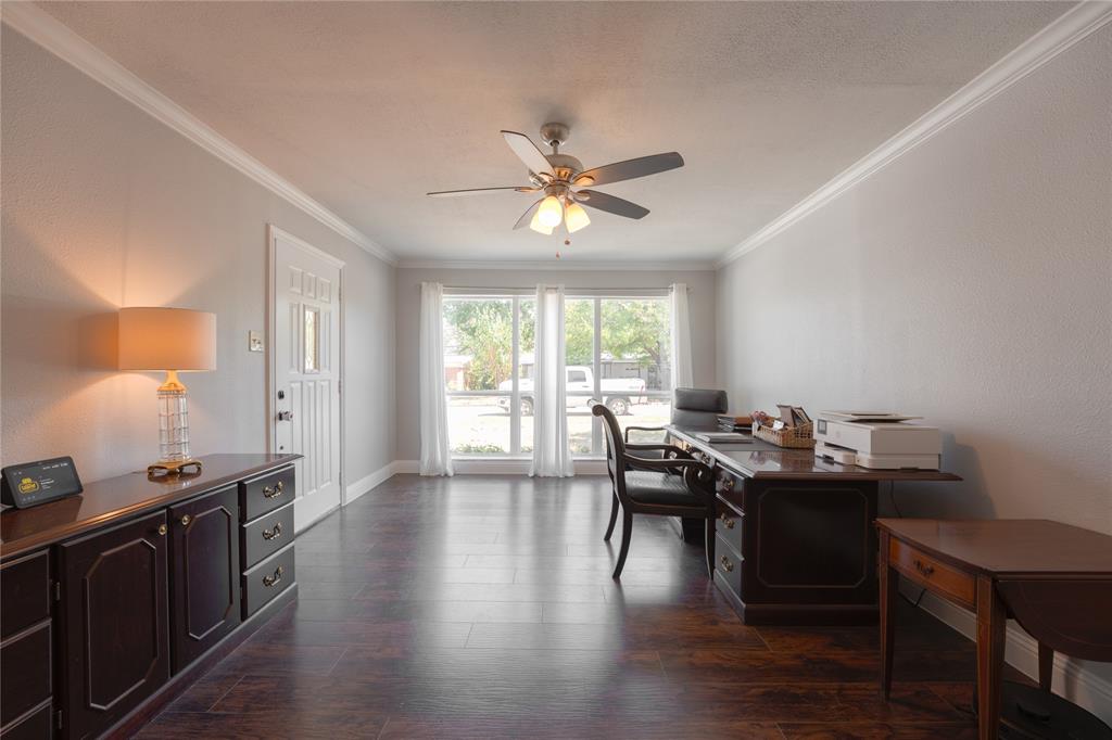 7901 Laura Street Property Photo 4