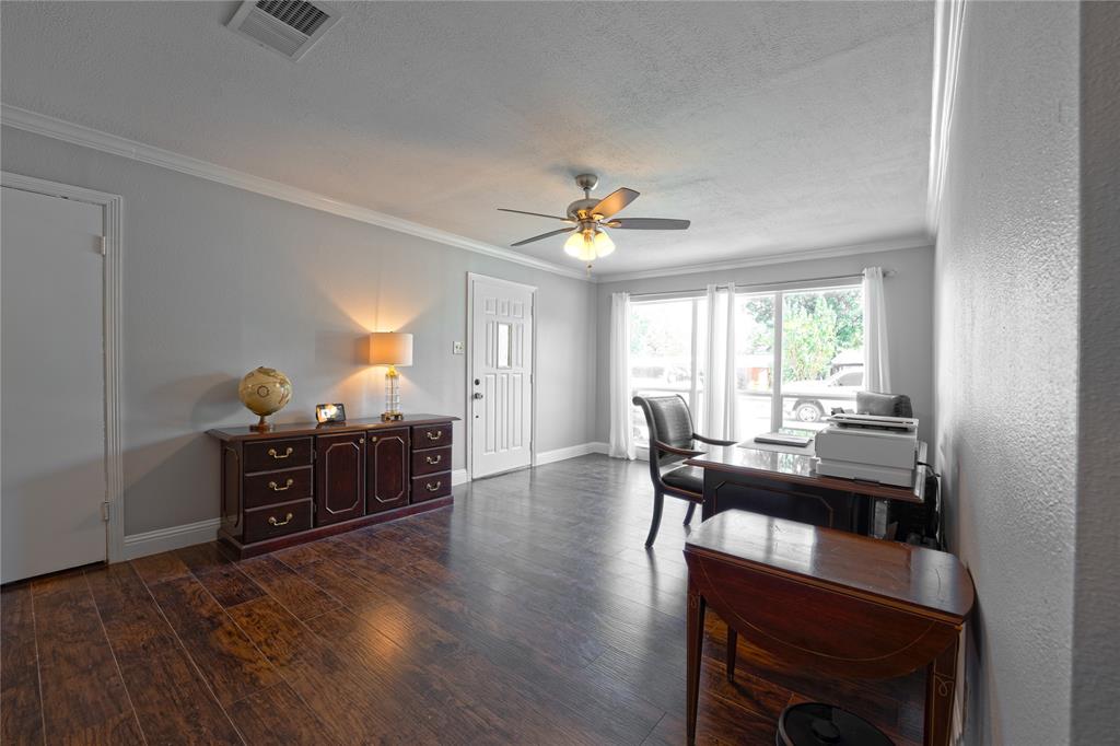 7901 Laura Street Property Photo 5