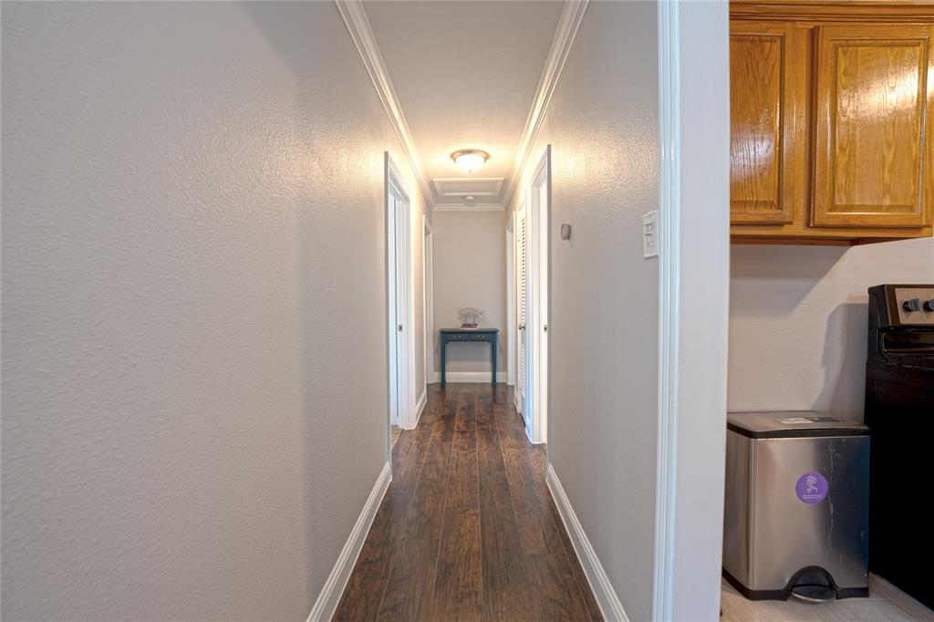 7901 Laura Street Property Photo 10