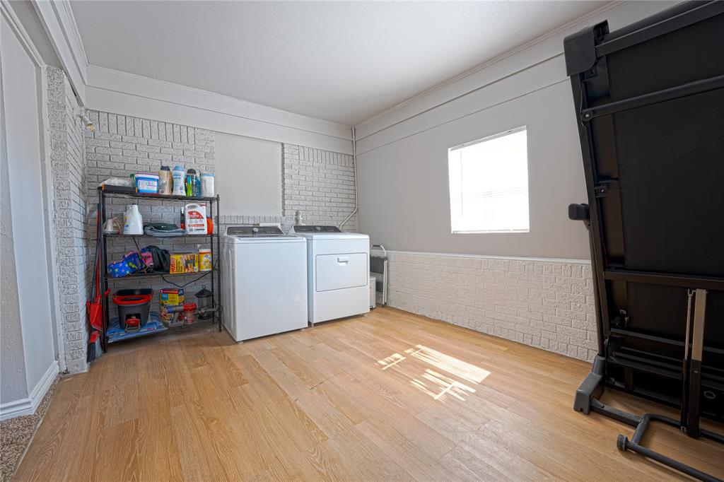 7901 Laura Street Property Photo 14
