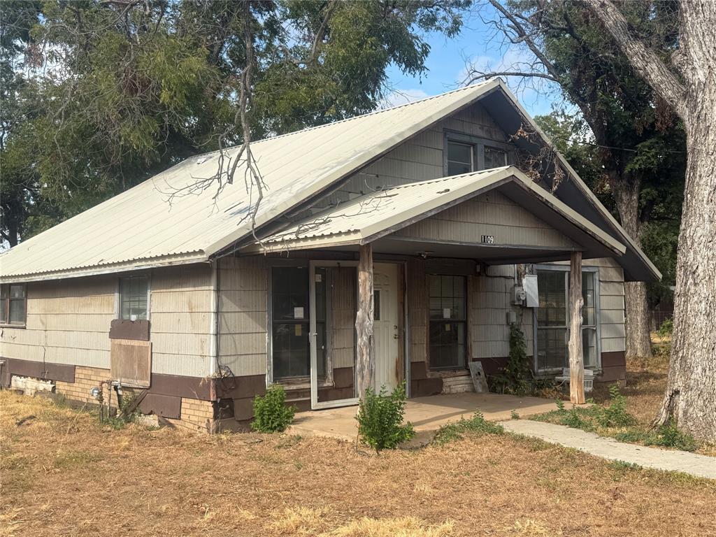 1109 Duke Street Property Photo 33