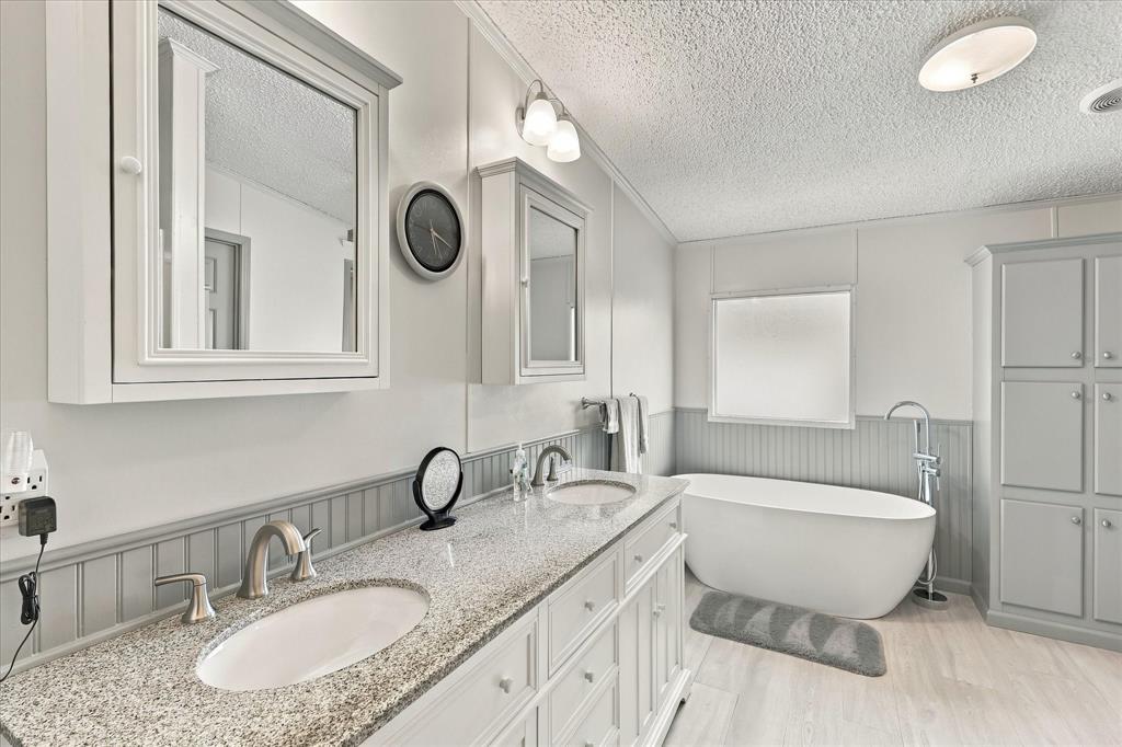 535 Stone Ridge Drive Property Photo 16