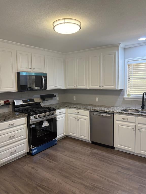 2404 Waverly Property Photo 5