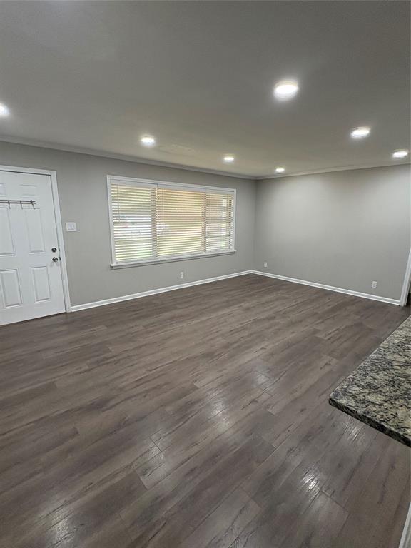 2404 Waverly Property Photo 8