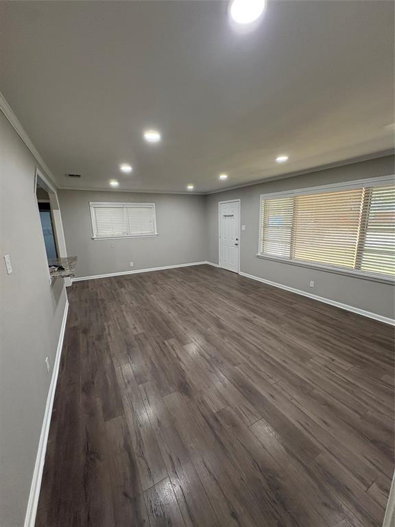 2404 Waverly Property Photo 9