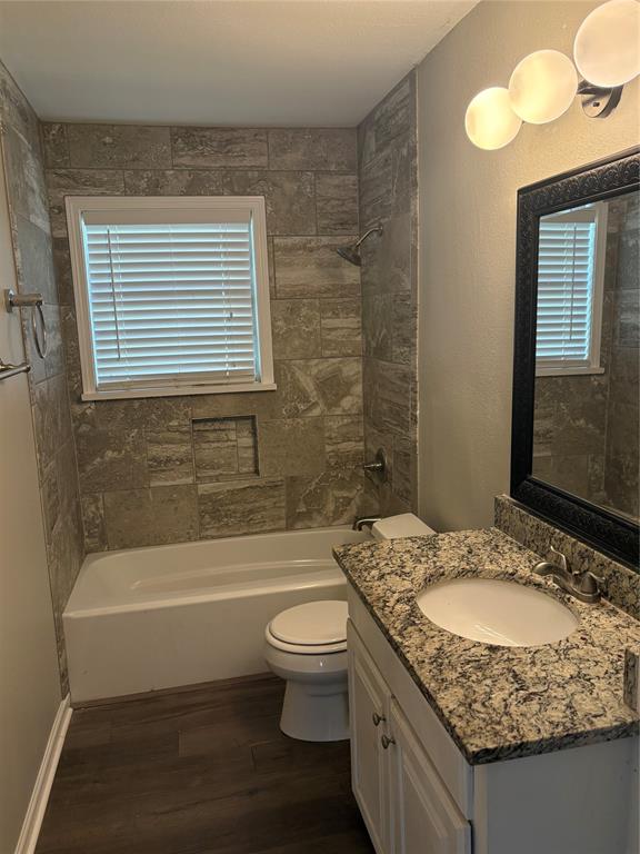 2404 Waverly Property Photo 12