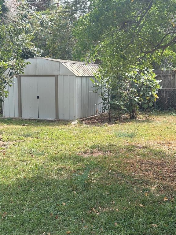 2404 Waverly Property Photo 18