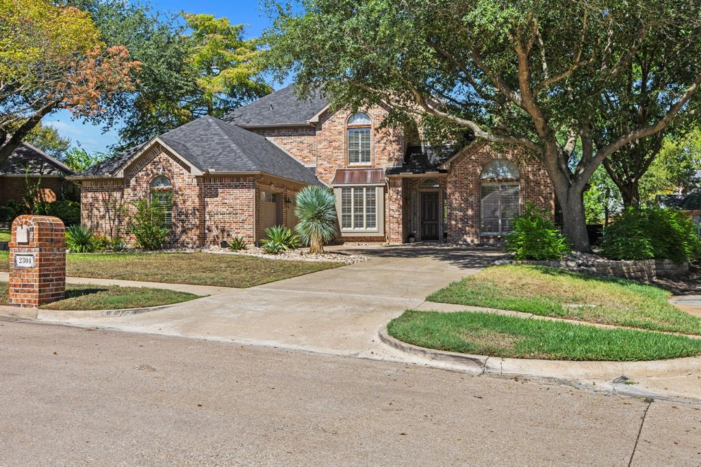 2304 Fairway Circle Property Photo 1