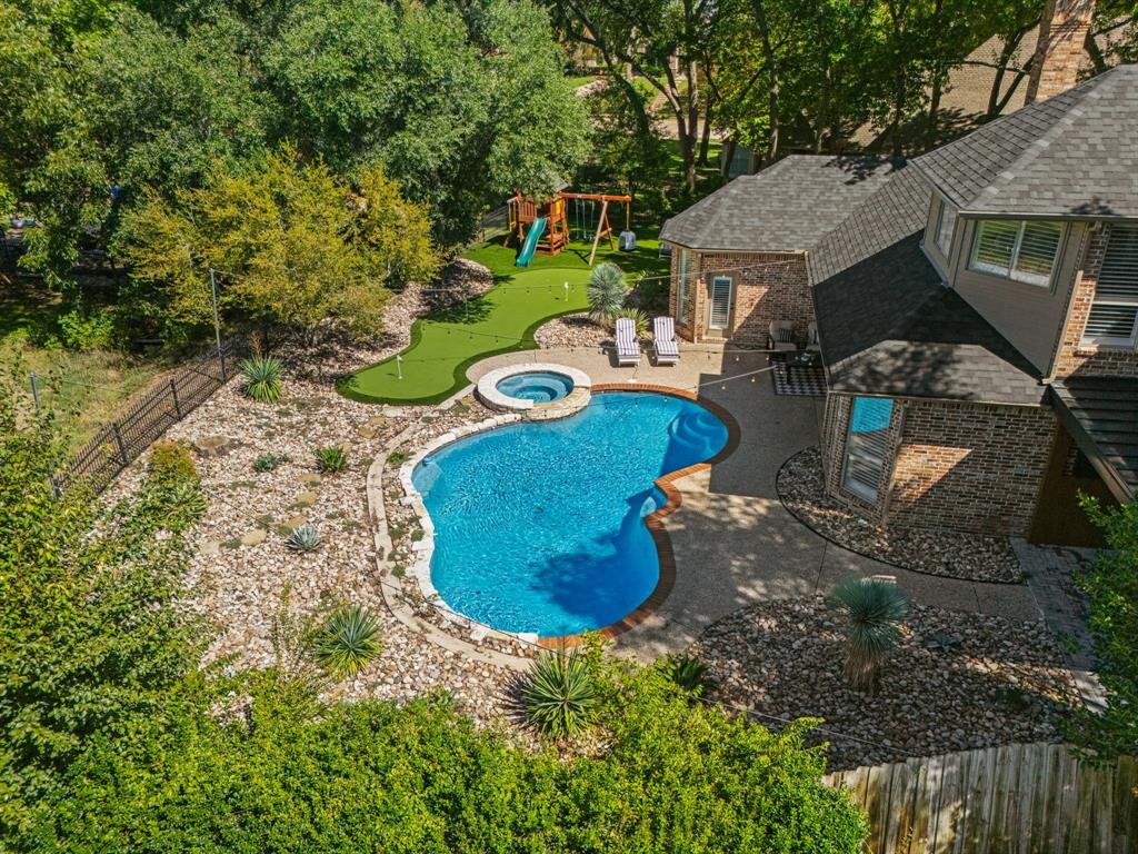 2304 Fairway Circle Property Photo 1