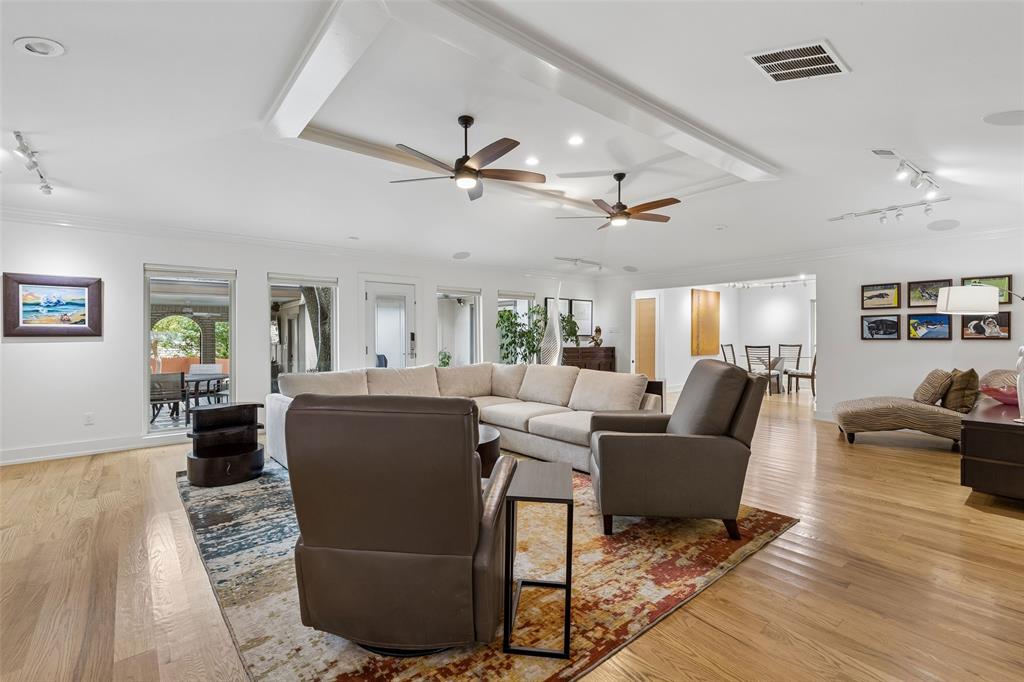 9020 Glen Springs Drive Property Photo 12